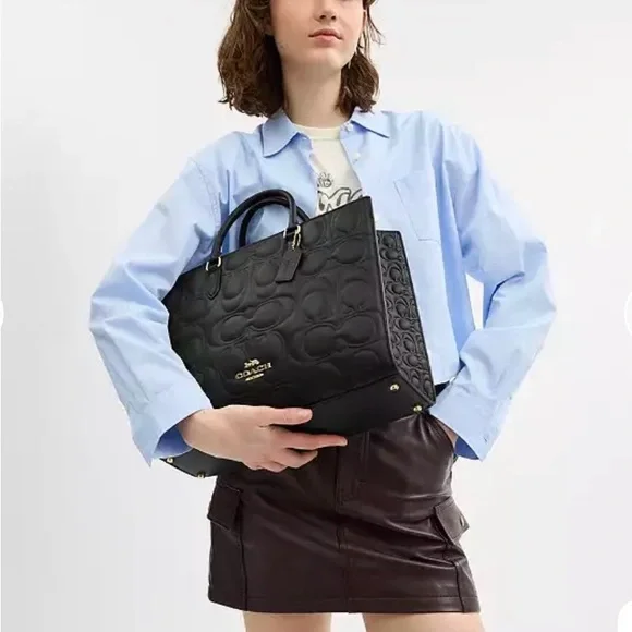 Coach (NWT) Maggie Tote in Signature Leather - Picture 16 of 17